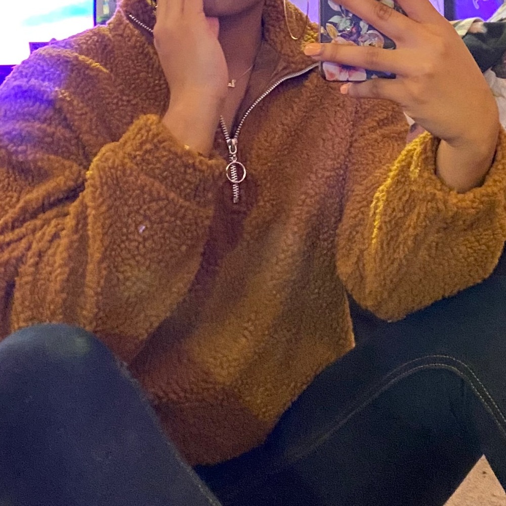 Quarter zip up